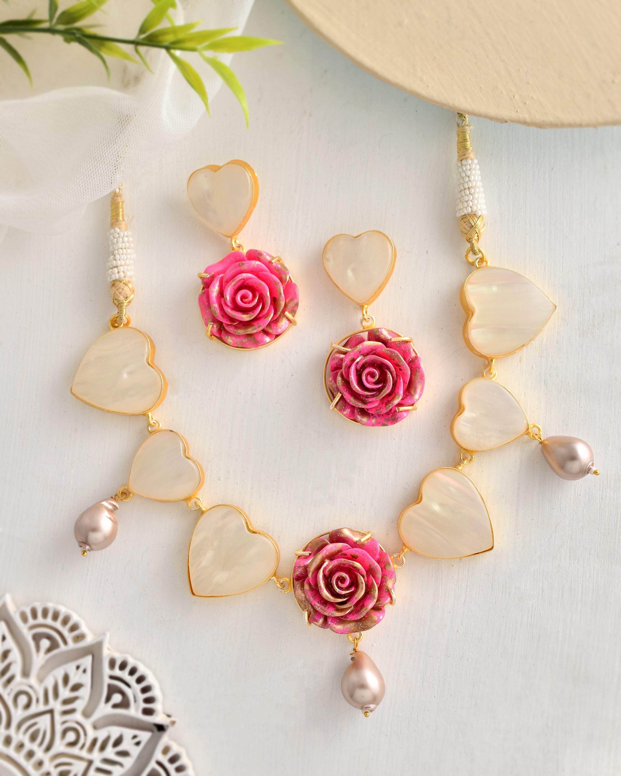 PINK CHAMPAGNE NECKLACE